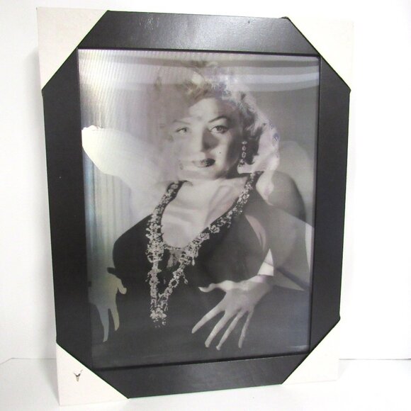Marilyn Monroe 3D Moving Picture Frame Wall Art Black Frame New - Picture 1 of 6